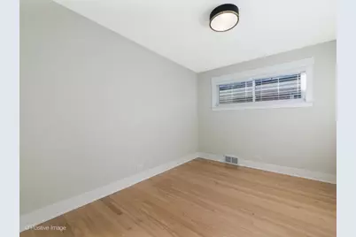 6207 N Hiawatha Avenue, Chicago, IL 60646 - Photo 10