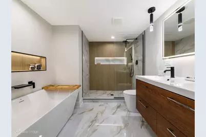 6207 N Hiawatha Avenue, Chicago, IL 60646 - Photo 18