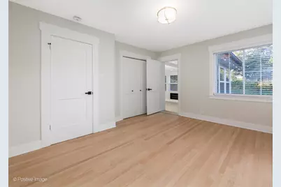 6207 N Hiawatha Avenue, Chicago, IL 60646 - Photo 8