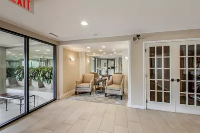 2020 Chestnut Avenue #312, Glenview, IL 60025 - Photo 2