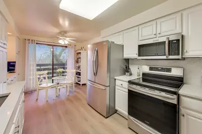 2020 Chestnut Avenue #312, Glenview, IL 60025 - Photo 10