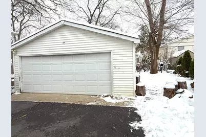 415 Kenwood Drive, Round Lake Park, IL 60073 - Photo 2