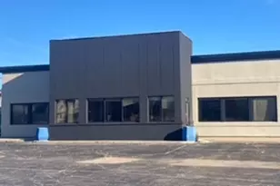 1598 DeKalb Ave, Sycamore, IL 60178 - Photo 1