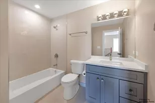 7715 W Balmoral Ave, Chicago, IL 60656 - Photo 32