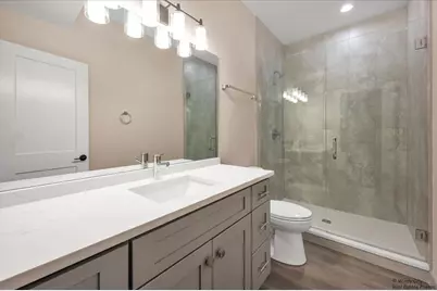 7715 W Balmoral Avenue, Chicago, IL 60656 - Photo 26