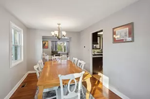 8646 E Prairie Rd, Skokie, IL 60076 - Photo 6