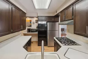 8646 E Prairie Rd, Skokie, IL 60076 - Photo 10