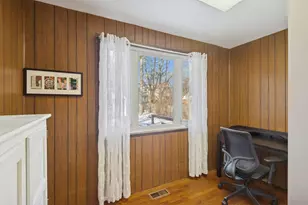 8646 E Prairie Rd, Skokie, IL 60076 - Photo 14