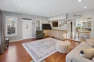 8646 E Prairie Rd, Skokie, IL 60076 - Photo 12
