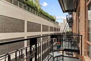 360 W Illinois St, Chicago, IL 60654 - Photo 4