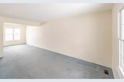 808 Trinity Court, Carol Stream, IL 60188 - Photo 2