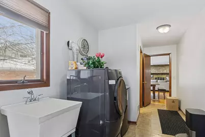 2300 Bellaire Court, Des Plaines, IL 60016 - Photo 18