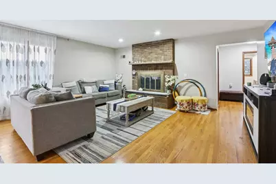 2300 Bellaire Court, Des Plaines, IL 60016 - Photo 4