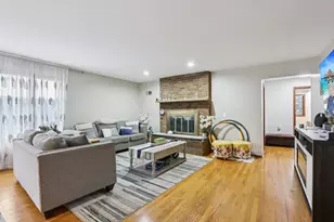 2300 Bellaire Ct, Des Plaines, IL 60016 - Photo 4