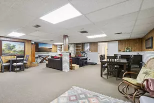 2300 Bellaire Ct, Des Plaines, IL 60016 - Photo 26