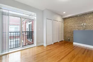 2011 W Jarvis Ave, Chicago, IL 60645 - Photo 2