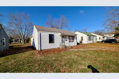 523 S Lott Boulevard, Gibson City, IL 60936 - Photo 2