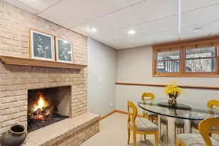 600 Crosswind Ln, Lindenhurst, IL 60046 - Photo 18
