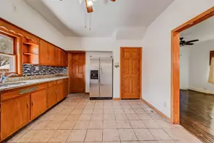 207 156th Pl, Calumet City, IL 60409 - Photo 6