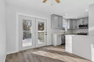 105 W Oak St, Coal City, IL 60416 - Photo 6