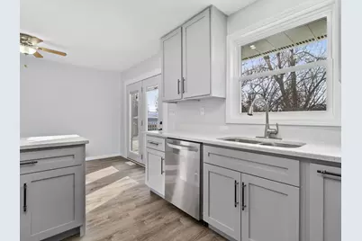 105 W Oak Street, Coal City, IL 60416 - Photo 10