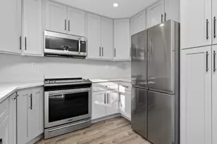 105 W Oak St, Coal City, IL 60416 - Photo 8