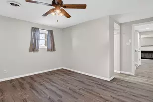 105 W Oak St, Coal City, IL 60416 - Photo 22