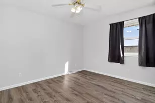 105 W Oak St, Coal City, IL 60416 - Photo 16