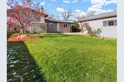 9043 Oriole Avenue, Morton Grove, IL 60053 - Photo 32