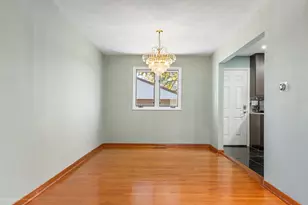 9043 Oriole Ave, Morton Grove, IL 60053 - Photo 12