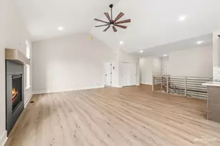 1823 Constitution St, Sycamore, IL 60178 - Photo 6