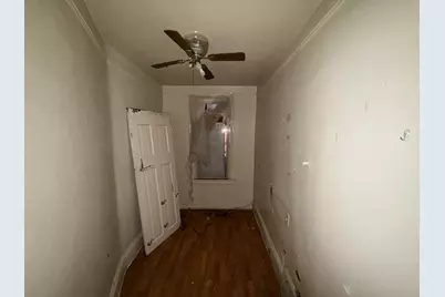 10547 S Corliss Avenue, Chicago, IL 60628 - Photo 4