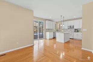 2647 Bainbridge Blvd, West Chicago, IL 60185 - Photo 8