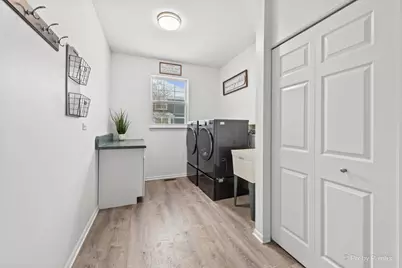 2647 Bainbridge Boulevard, West Chicago, IL 60185 - Photo 16