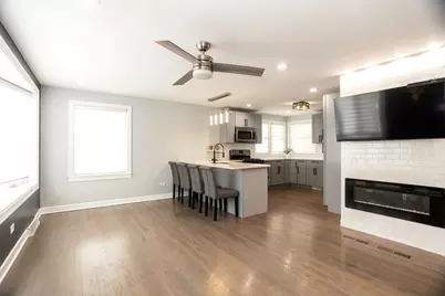 9945 Sunnyside Avenue, Schiller Park, IL 60176 - Photo 4