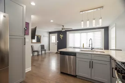 9945 Sunnyside Avenue, Schiller Park, IL 60176 - Photo 10