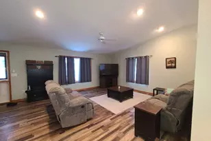 24200 Hillcrest Dr, Sterling, IL 61081 - Photo 6