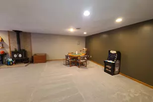 24200 Hillcrest Dr, Sterling, IL 61081 - Photo 12