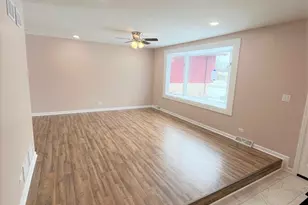 525 S Cherry St, Itasca, IL 60143 - Photo 8