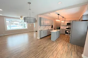 525 S Cherry St, Itasca, IL 60143 - Photo 4