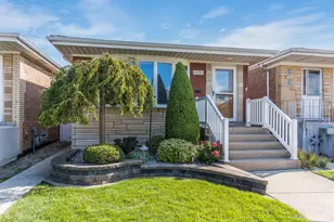 6235 S Rutherford Ave, Chicago, IL 60638 - Photo 2