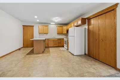 225 Morrow Street #D, Somonauk, IL 60552 - Photo 6