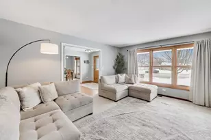 600 Ivy Ct, Lake Zurich, IL 60047 - Photo 6