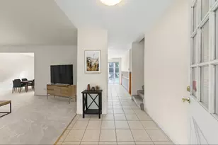 1308 Stonegate Rd, Naperville, IL 60540 - Photo 2