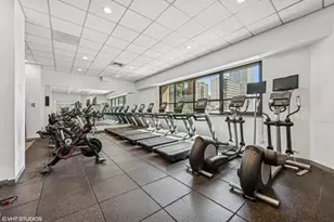 1030 N State St, Chicago, IL 60610 - Photo 18