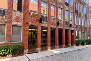 1041 Susan Collins Ln, Oak Park, IL 60302 - Photo 2