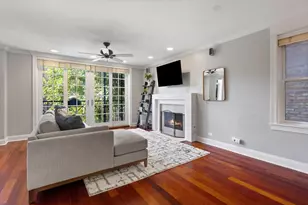 3735 N Wilton Ave, Chicago, IL 60613 - Photo 2