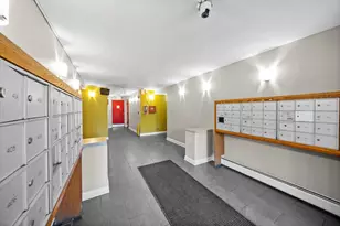 7854 S South Shore Dr, Chicago, IL 60649 - Photo 4