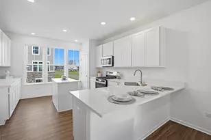 402 Red Oak Cir, Volo, IL 60020 - Photo 4