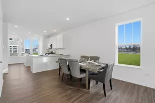 402 Red Oak Cir, Volo, IL 60020 - Photo 6